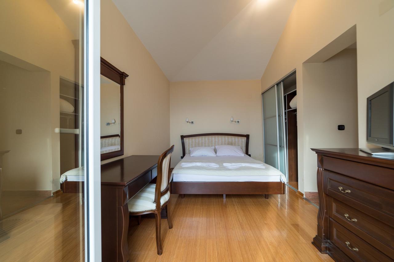 Apartments Vuksic Sveti Stefan Eksteriør billede
