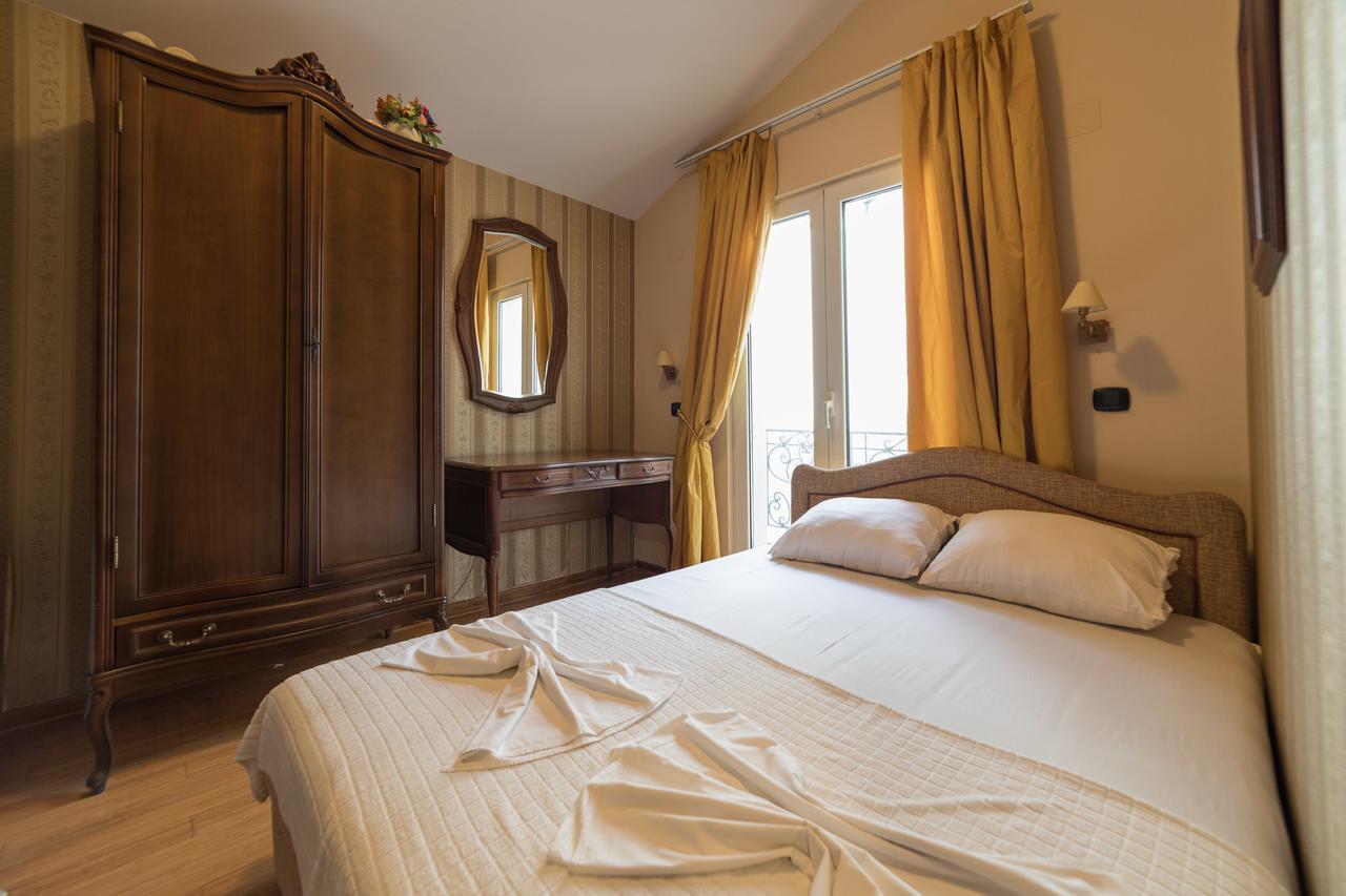 Apartments Vuksic Sveti Stefan Eksteriør billede