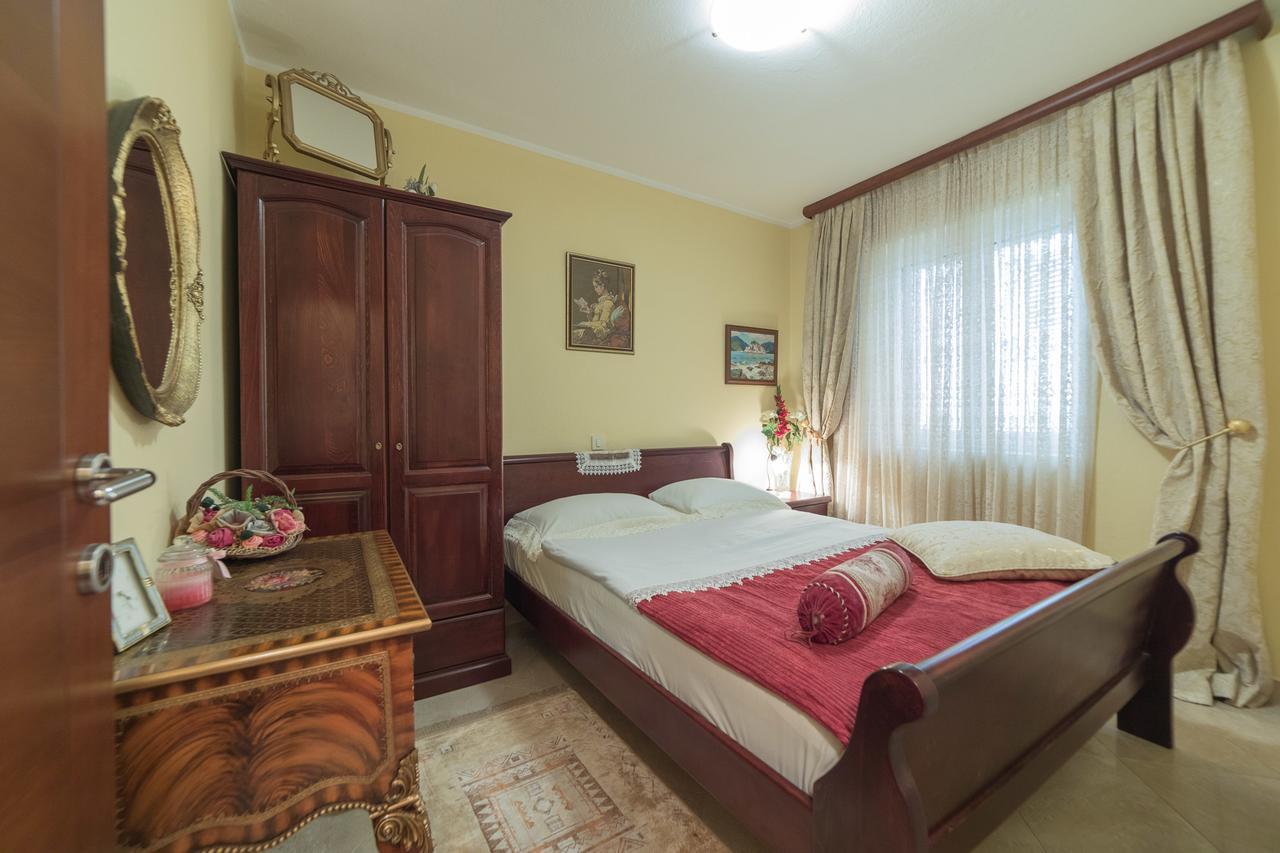 Apartments Vuksic Sveti Stefan Eksteriør billede