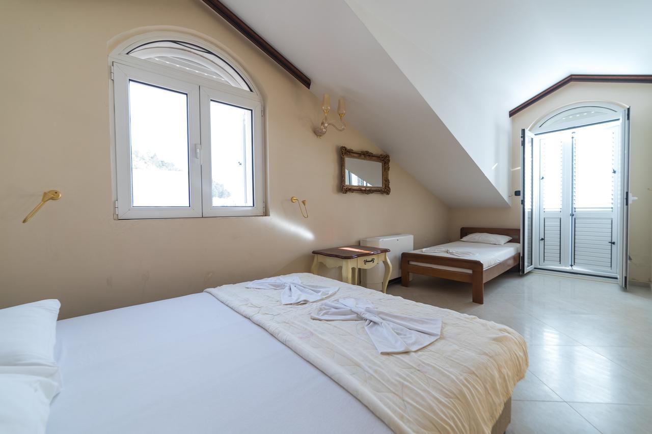 Apartments Vuksic Sveti Stefan Eksteriør billede